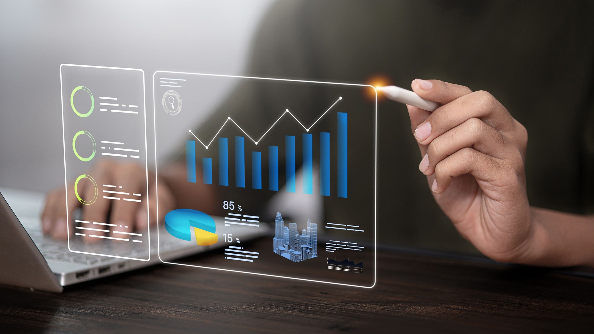 Panel de análisis holográfico con lápiz óptico y gráficos de KPI.